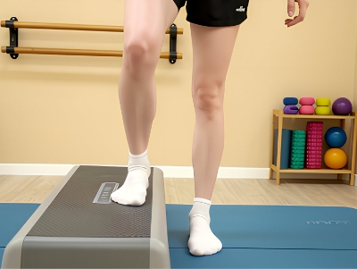 고관절 재활치료중인 사람